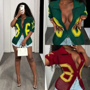 Knitted buttoned top